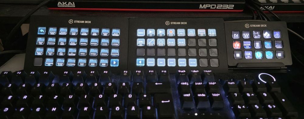 Stream Decks mit Edgar-Studio-Profilen im Studio
