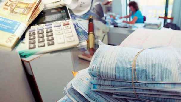 Στο κενό η «φοροκαταιγίδα» του 2015 και θέλουν άλλα 2,2 δισ. το 2016