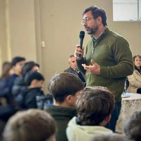 Charla sobre adicciones a cargo del Lic. Matías Dalla Fontana