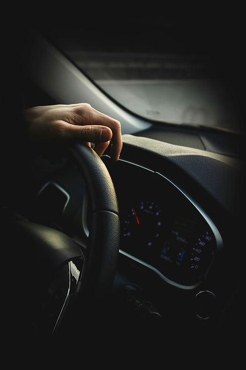Homme au volant_vignette_edited.jpg