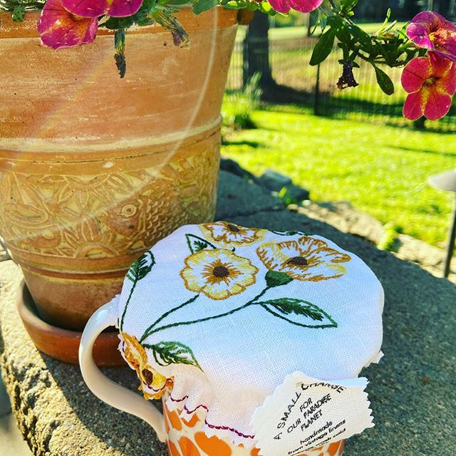 Thumbnail: Golden Poppies Pie and Bowl Cover