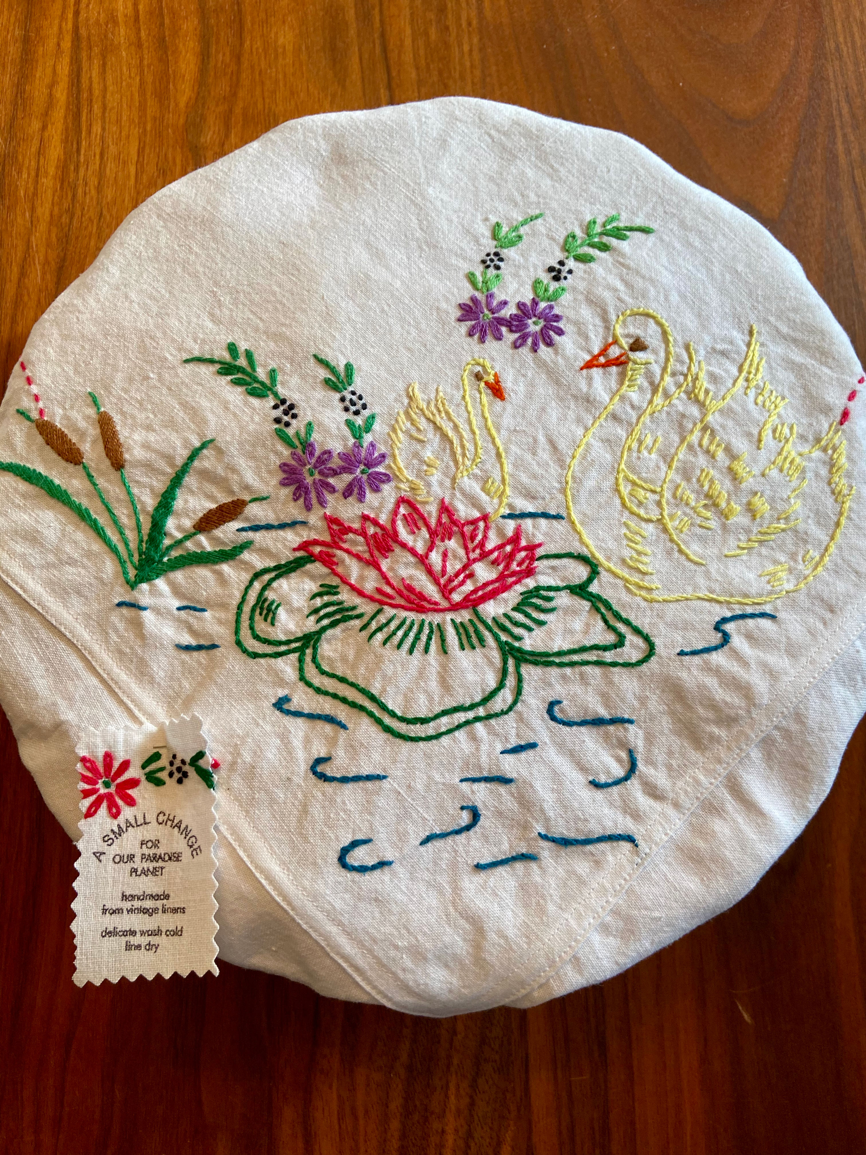 A Day at the Pond Pie and Bowl Cover