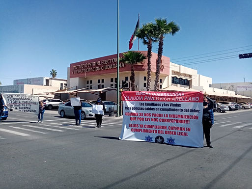 Llegan a acuerdo viudas de policías, liberan bulevar Rosales y Pino Suárez