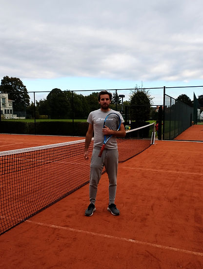 Jean-tennis-seul_edited.jpg