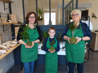 IPlantapolis Bordeaux - ateliers de création et fabrication de kokedamas, tuto kokedama, ateliers enfants20326_132725850.jpg