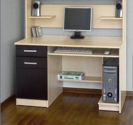 Miniatura: mesa de computo