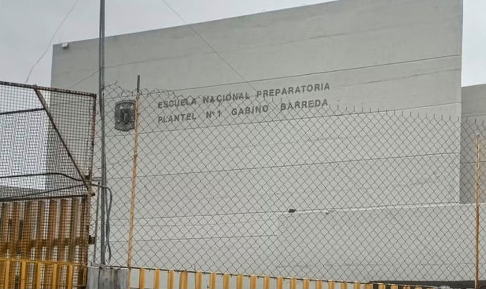 Alumnos toman Prepa 1 y bloquean Periférico
