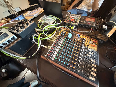 音楽プロデューサーの先生から音響機器の教育を受けました🎤