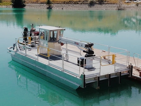 Workboat
Powerful
Fast
Aluminum
Barge