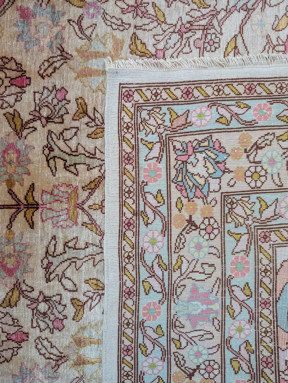Miniatyrbild: Large Silk Hereke Signed