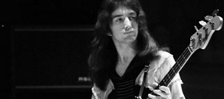 Un día como hoy 19 de agosto en el año 1951 nace John Deacon, miembro fundador de Queen