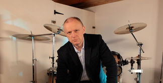 Un día como hoy 05 de julio en el año 1956 nace Terry Chimes (The Clash)