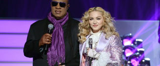 Madonna y Stevie Wonder rinden homenaje a Prince en los Premios Billboard