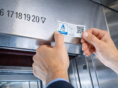 Wie sicher sind Aufzüge wirklich? Ein Blick auf die aktuellen TÜV-Zahlen 2025 und neue Herausforderungen