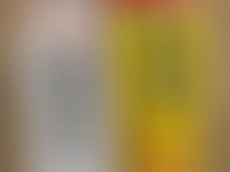 Tubes de peinture acrylique jaune