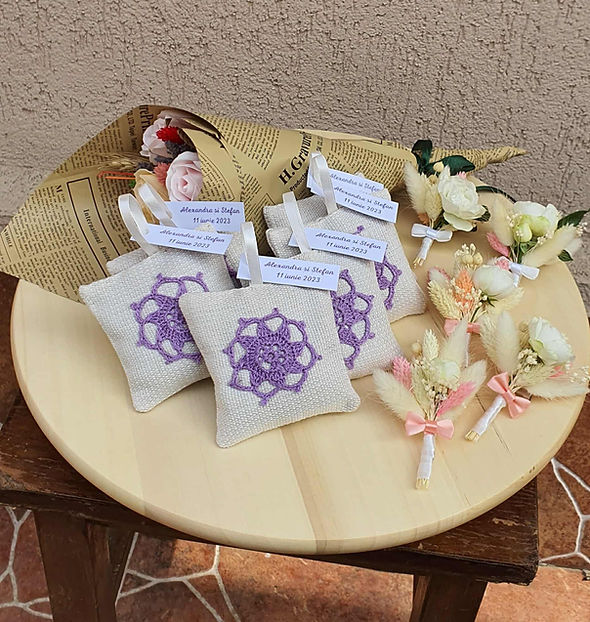 marturii-nunta-pernuta-lavanda-pridvorul-cu-levantica.jpg