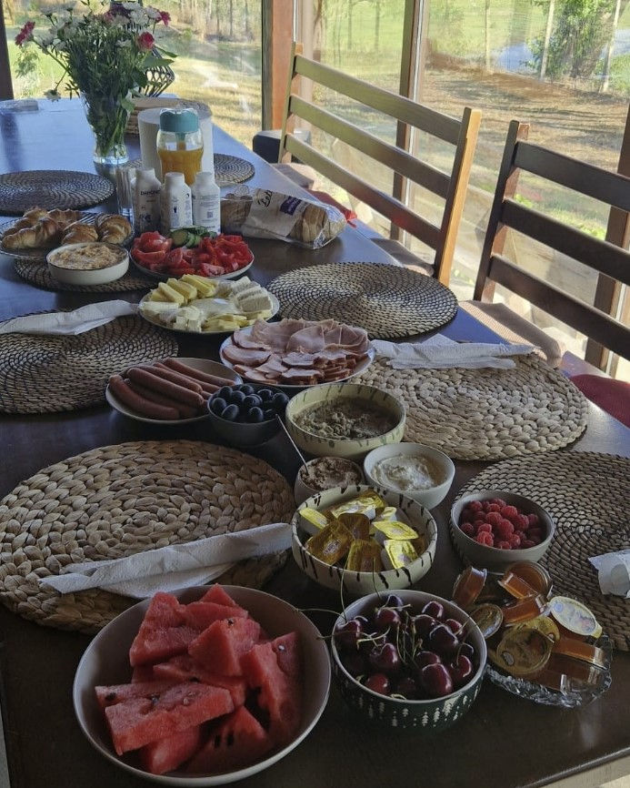 cazare cu mic dejun in delta dunarii la delta sunrise glamping si pensiune in somova judet tulcea.