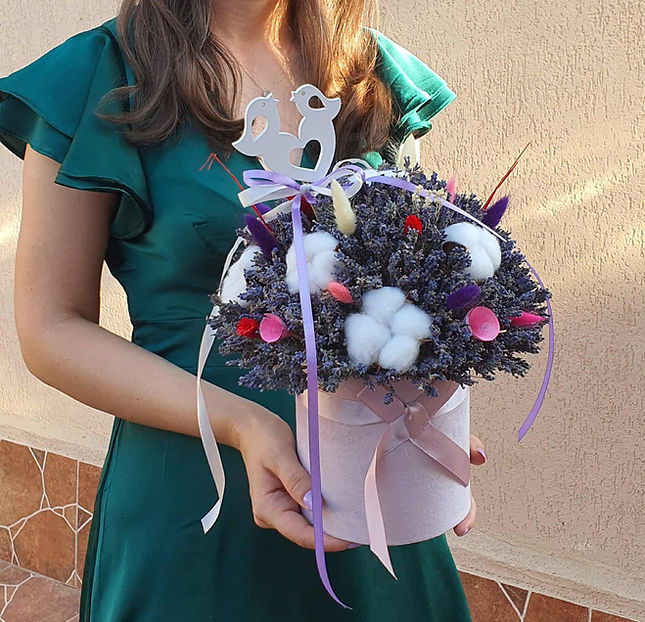 aranjament-cu-lavanda-cutie-catifea-pridvorul-cu-levantica.jpg
