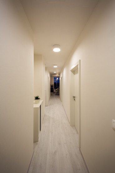 osvetlenie chodby stropné svietidlo downlight svetelné stropy