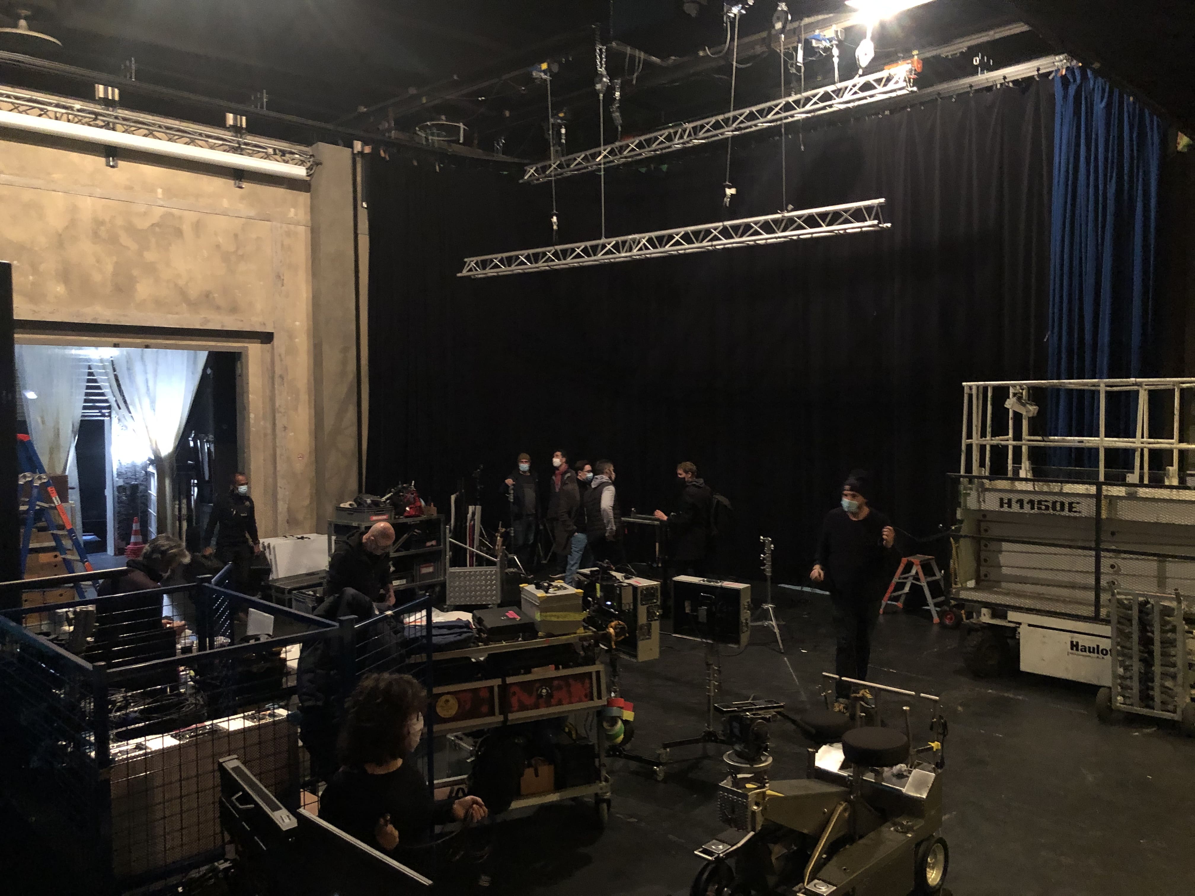 borniolage complet du plateau de tournage pour tournage sur fond noir