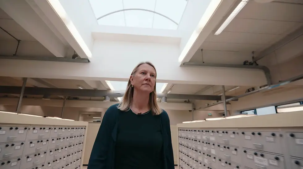 Medewerkers van Dienstverlening Rotterdam in beeld tijden dagelijkse werkzaamheden, vastgelegd voor de campagne van de Ondernemingsraad.