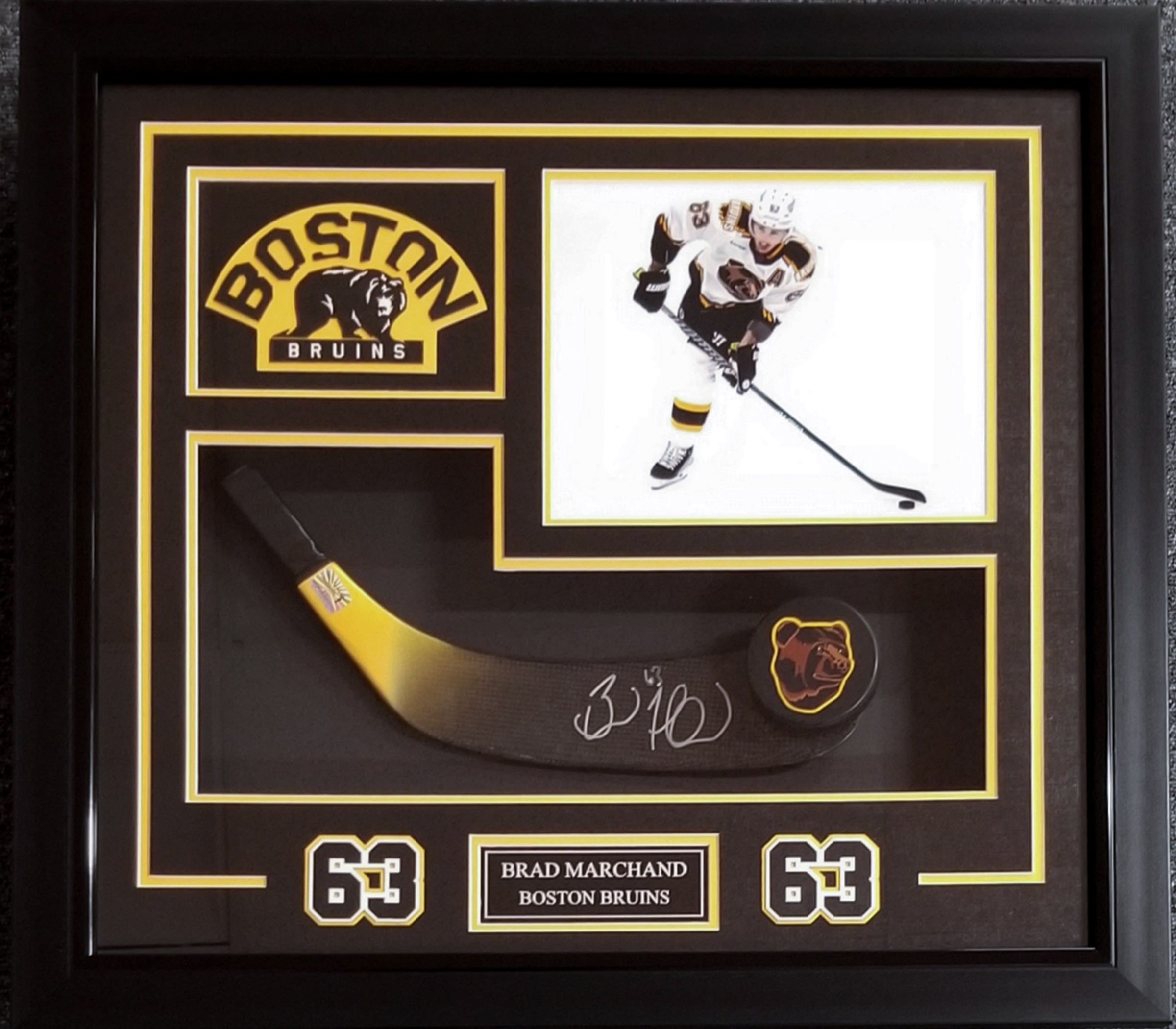 Boston Bruins Brad Marchand Signed Stick Blade Shadow Box Framed