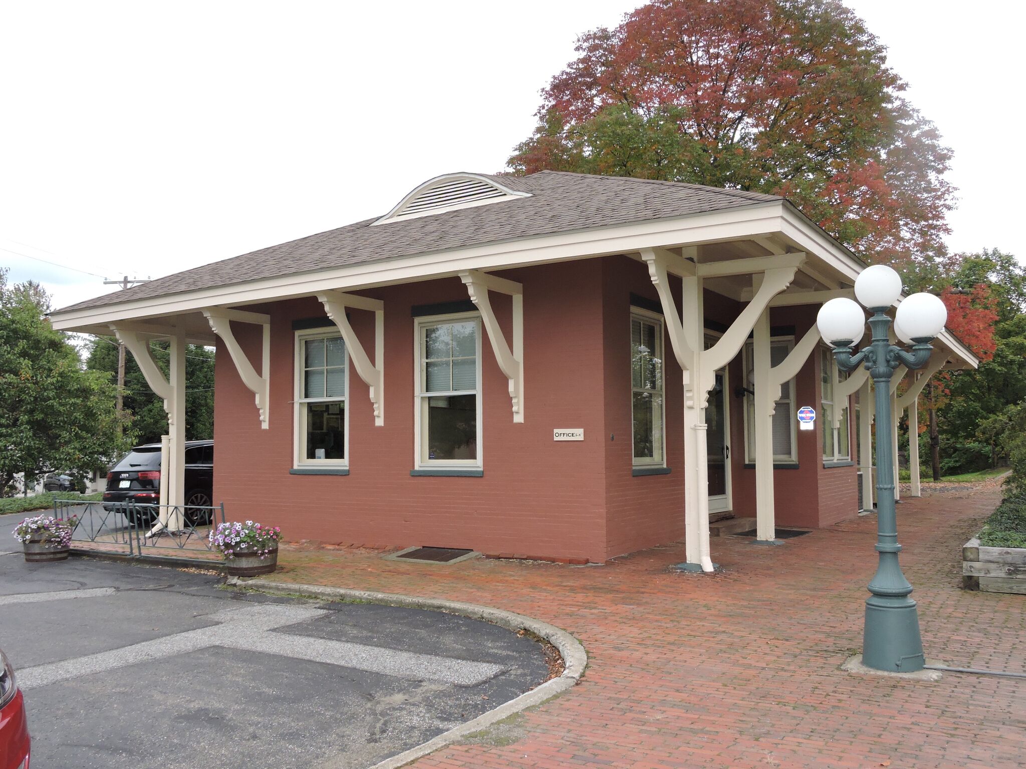 Union City Sales Office, 1988