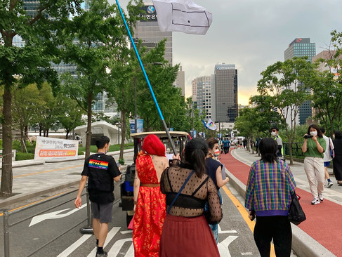 Seoul Pride 2021 Seoul Queer Culture Festival in Korea LGBTQ Artist Activist Drag Queen Hurricane Kimchi aka Heezy Yang 서울퀴어문화축제 퀴어 아티스트 드랙퀸 허리케인 김치 히지 양