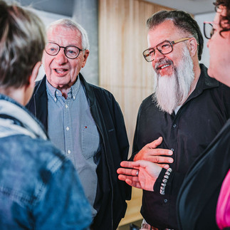 Teilnehmende der photoprofessionals GV 26 im regen Austausch
