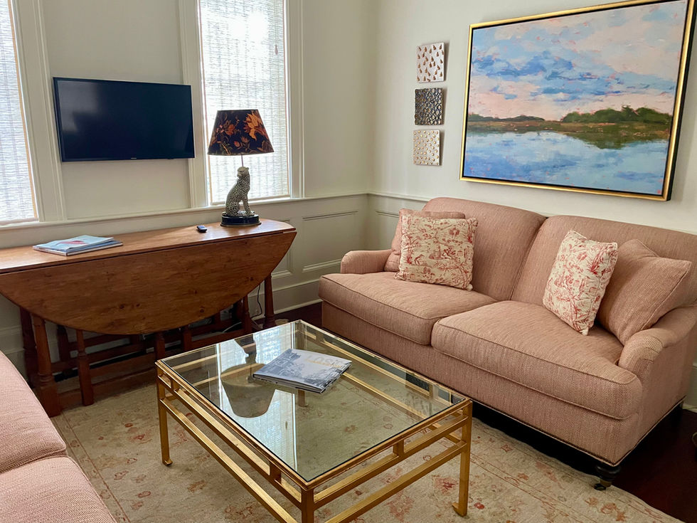 97 King Sitting Room