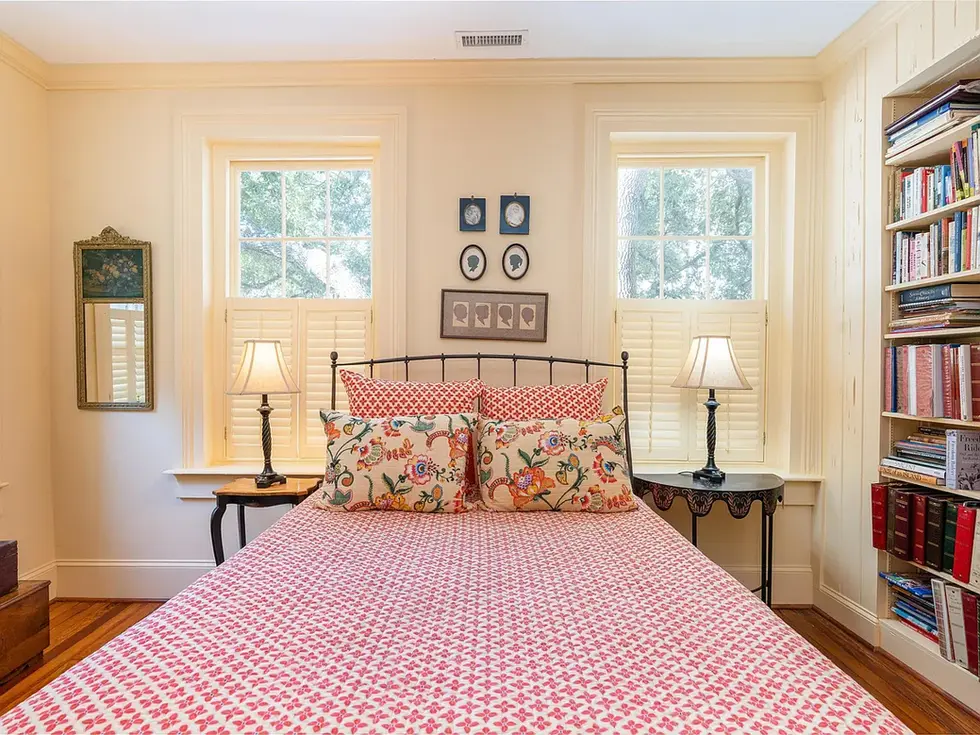 Bedroom to Bedroom with Ensuite