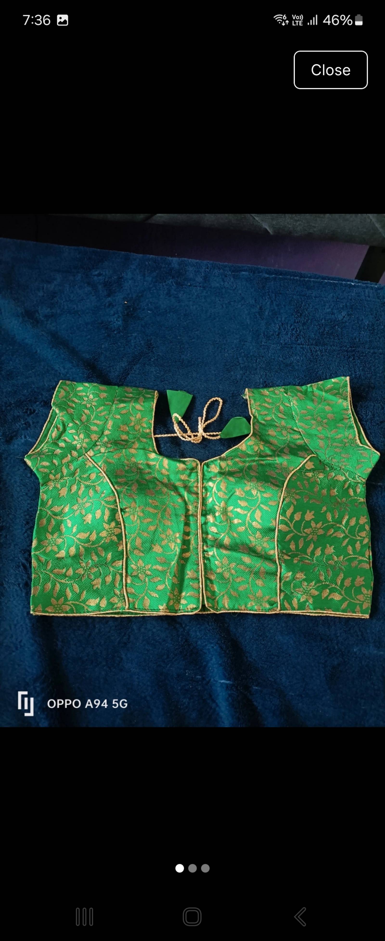 Blouse de sari indienne verte et dorée