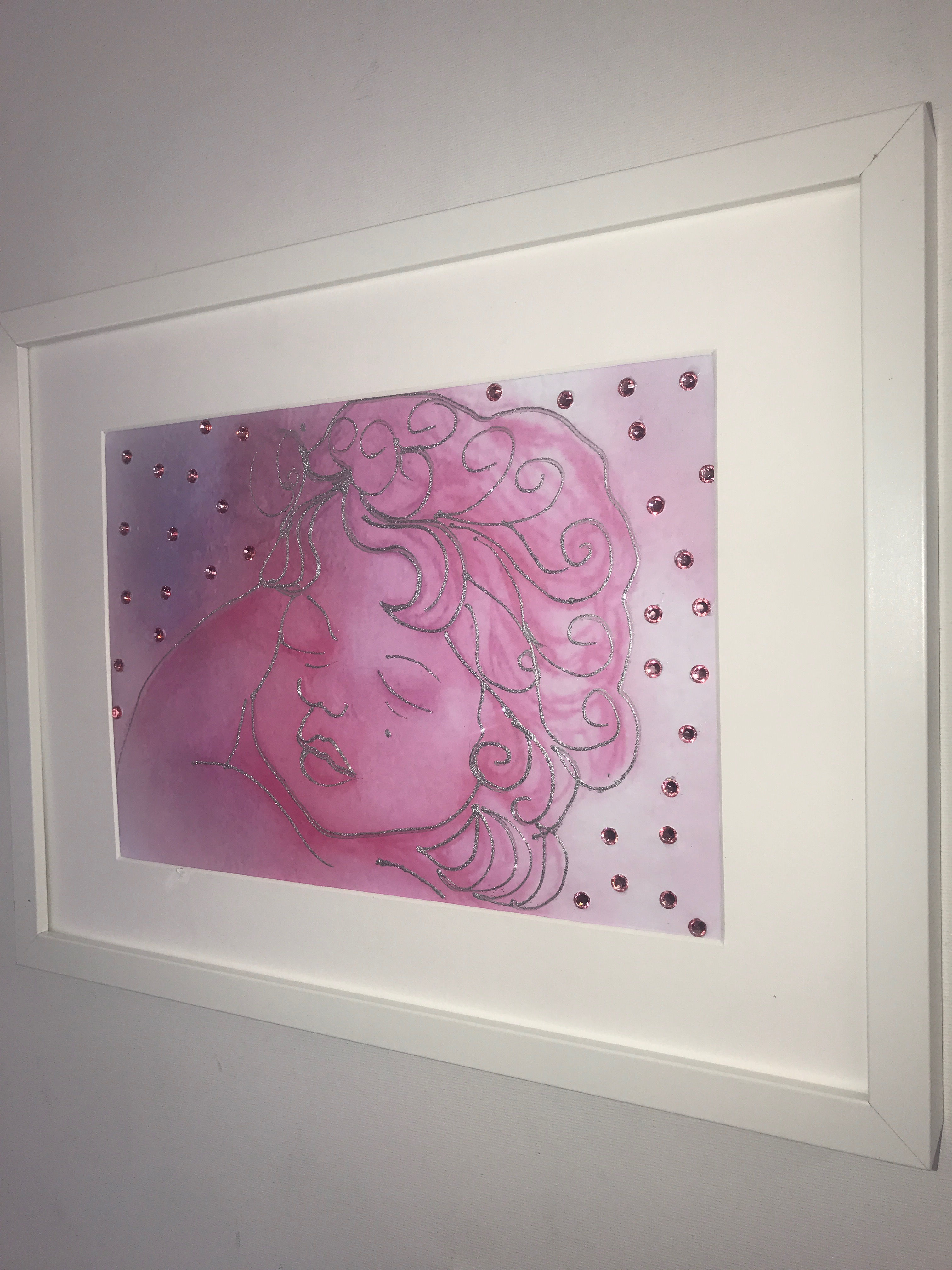PINK CHERUB HEAD 1-43X33 cms ACRYLIC AND METALLIC PAINT.