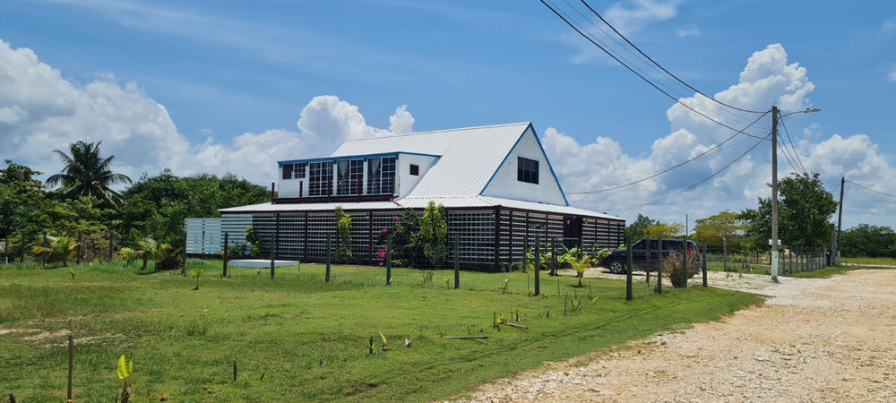 The BNB on Triggerfish is in a quiet location close to shops and restaurants