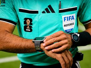 Os relógios do videoárbitro: a tecnologia de arbitragem levada ao pulso