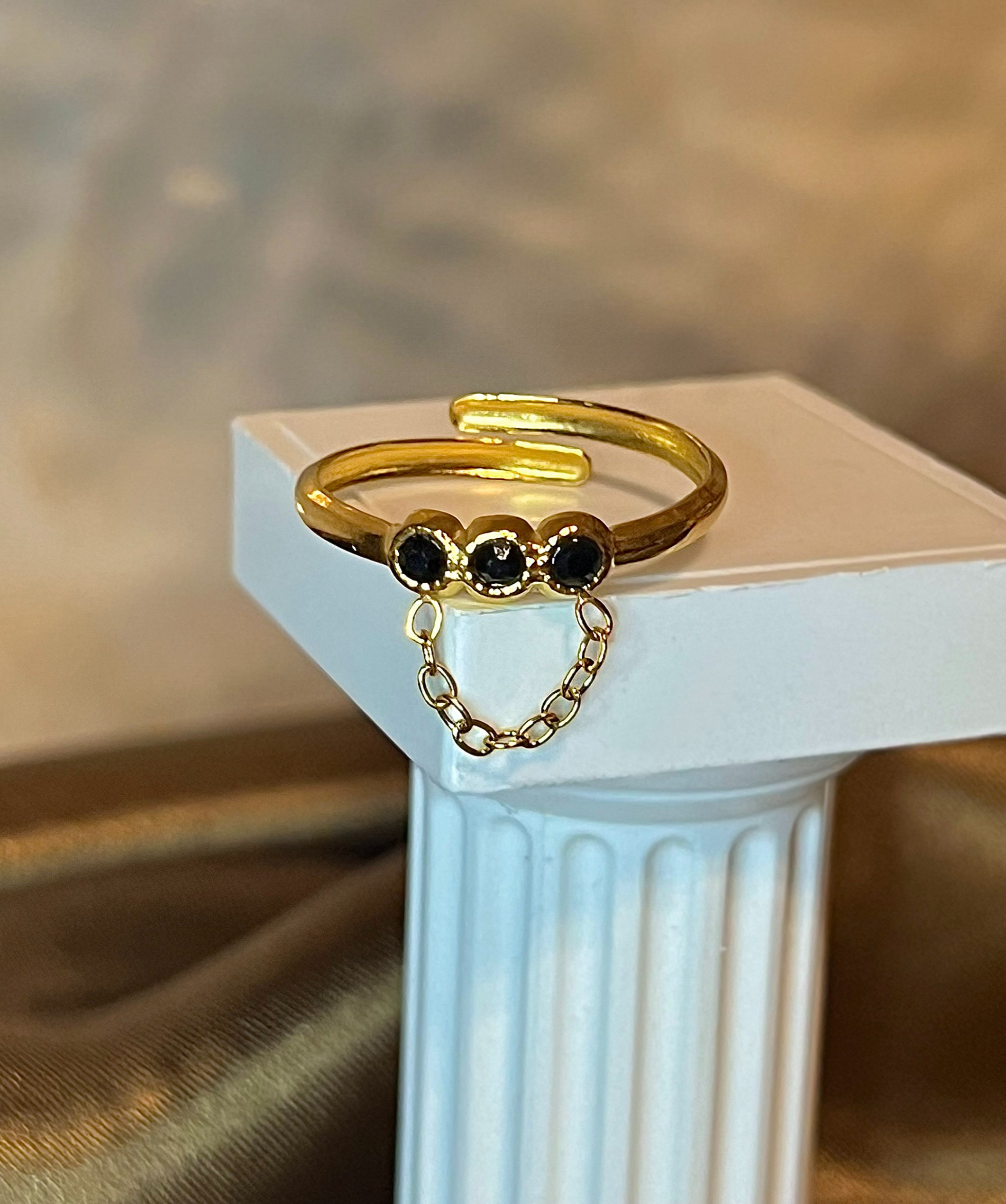 Chain of Embrace Ring