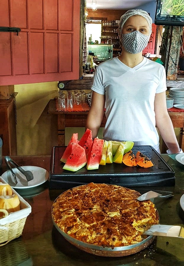 A nutricionista do restaurante da Pousada & Parada Olhos D'Água