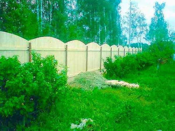 Забор из дерева