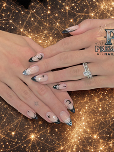 Halloween black acrylic nail design at Premier Nails – best nail salon downtown Chicago offering bold, artistic acrylic nails near River North.
