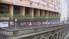 Pinturas retratam escritores do RS em galeria a céu aberto em ponto turístico de Porto Alegre