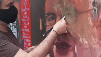 Pintura com o rosto de Luis Fernando Verissimo é vandalizada em Porto Alegre