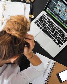 12141119-design-desk-display-313690_cove