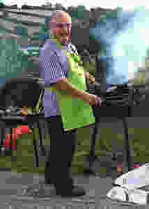 Bob Clowes manning the barbecue. Photo © Peter Sillifant