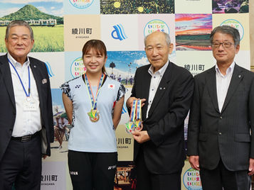 次に目指すは2025東京デフリンピック!綾川町へデフバドミントン世界選手権報告のため表敬訪問