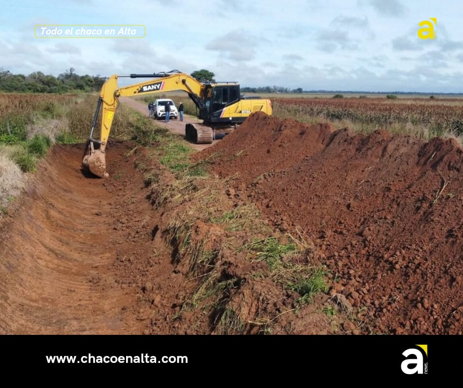 Avanzan tareas de limpieza y adecuación de desagües para fortalecer la capacidad de drenaje de la ciudad de Charata