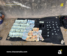 Detuvieron a un joven con más de 100 envoltorios de cocaína y casi dos millones de pesos en efectivo.