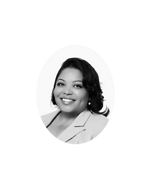 Danielle BW Oval.png