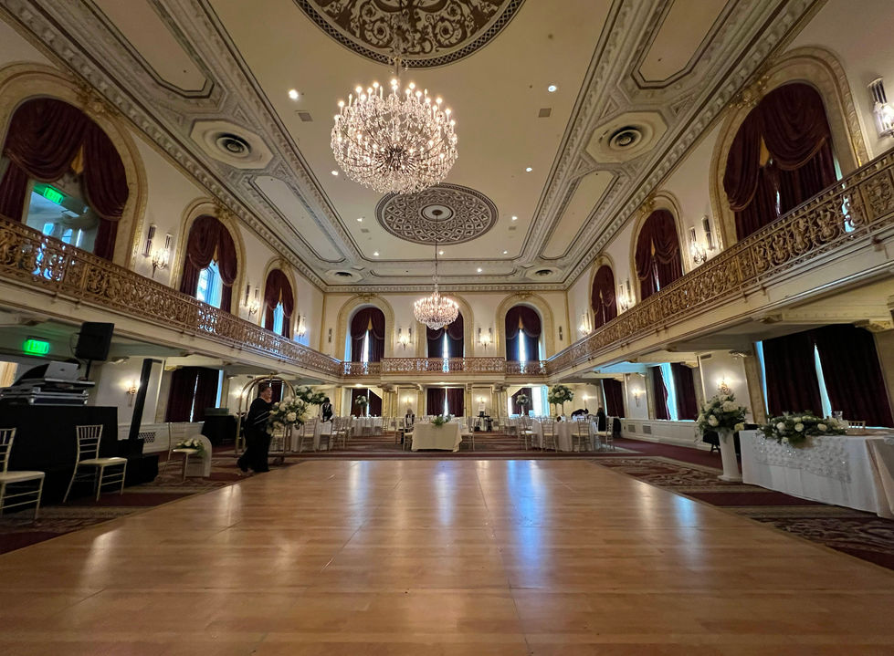 Hallie & Kevin's elegant first dance at Omni William Penn Grand Ballroom