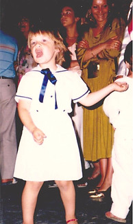 1986 sophie chante.jpg