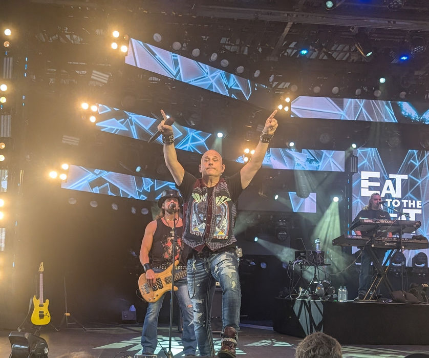 Def Leppard’s Journey in concert — Def Leppard & Journey tribute band for hire